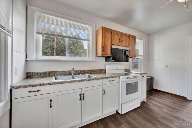 1052 Delhi Avenue, Cincinnati, OH 45204