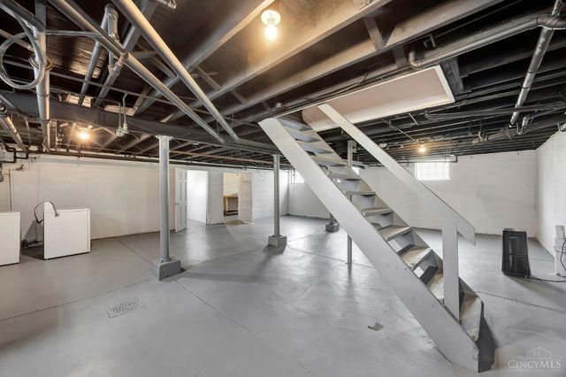 1052 Delhi Avenue, Cincinnati, OH 45204