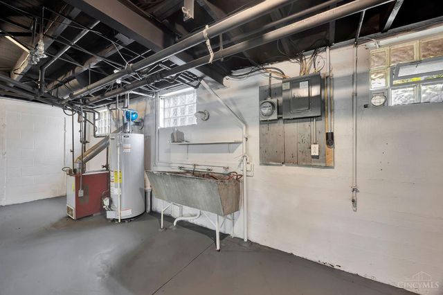 1052 Delhi Avenue, Cincinnati, OH 45204