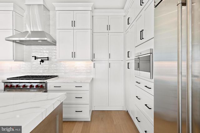 352 N 5TH ST, Surf City, NJ 08008