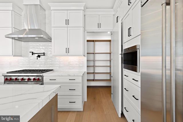 352 N 5TH ST, Surf City, NJ 08008