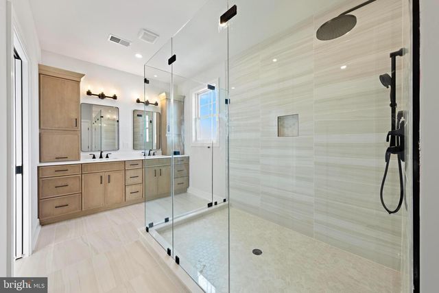 352 N 5TH ST, Surf City, NJ 08008