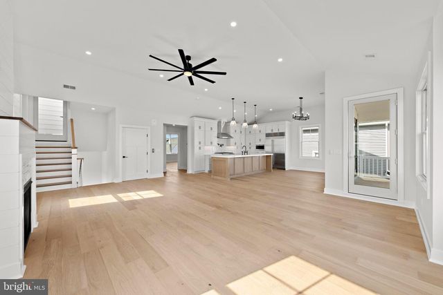 352 N 5TH ST, Surf City, NJ 08008