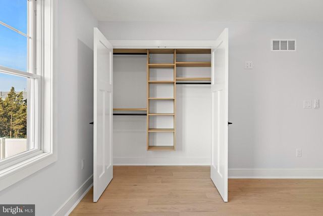 352 N 5TH ST, Surf City, NJ 08008