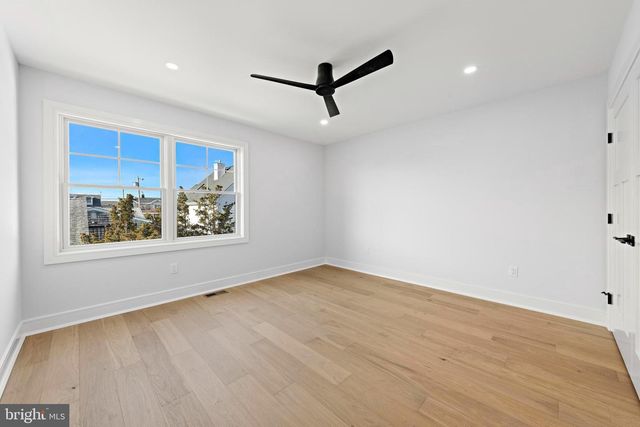 352 N 5TH ST, Surf City, NJ 08008