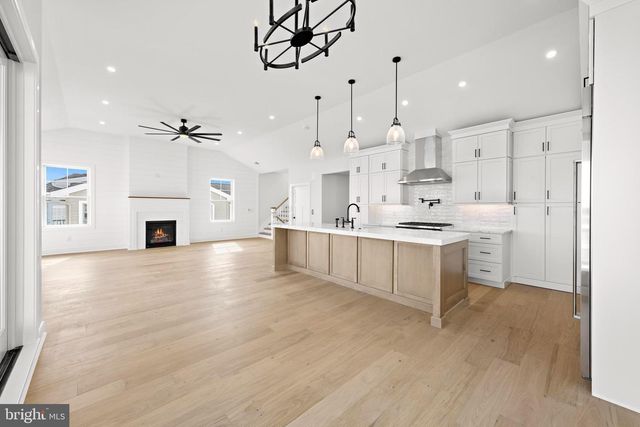 352 N 5TH ST, Surf City, NJ 08008