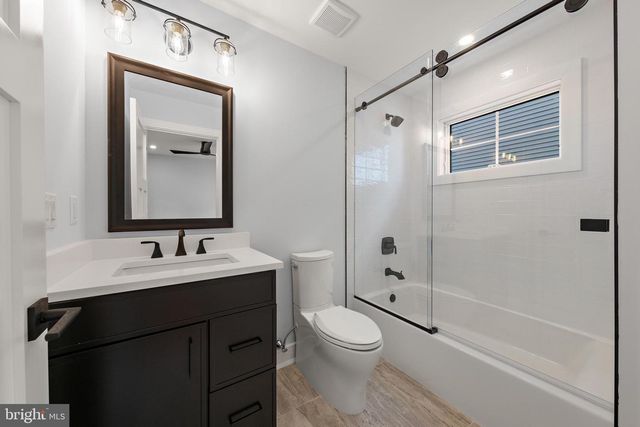 352 N 5TH ST, Surf City, NJ 08008