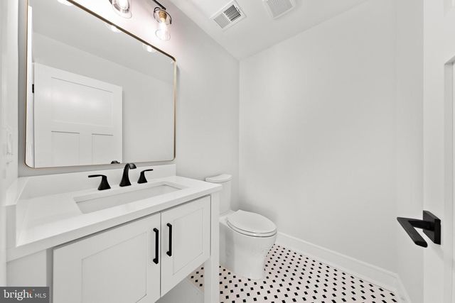 352 N 5TH ST, Surf City, NJ 08008