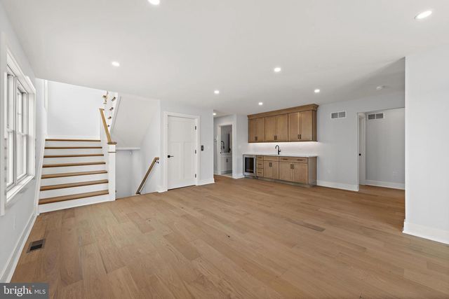 352 N 5TH ST, Surf City, NJ 08008