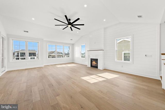 352 N 5TH ST, Surf City, NJ 08008