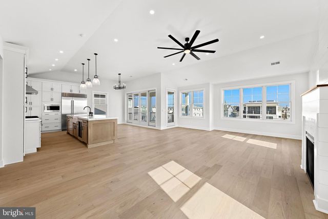 352 N 5TH ST, Surf City, NJ 08008