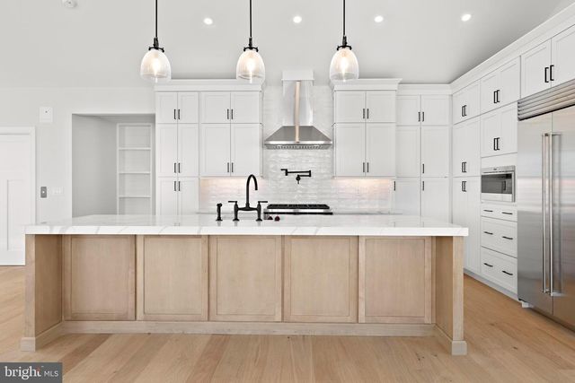 352 N 5TH ST, Surf City, NJ 08008