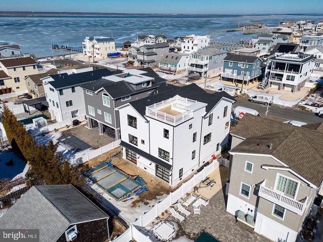 352 N 5TH ST, Surf City, NJ 08008