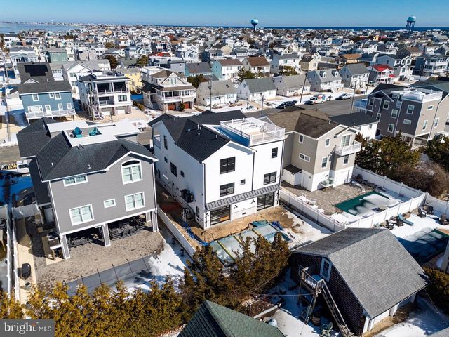 352 N 5TH ST, Surf City, NJ 08008