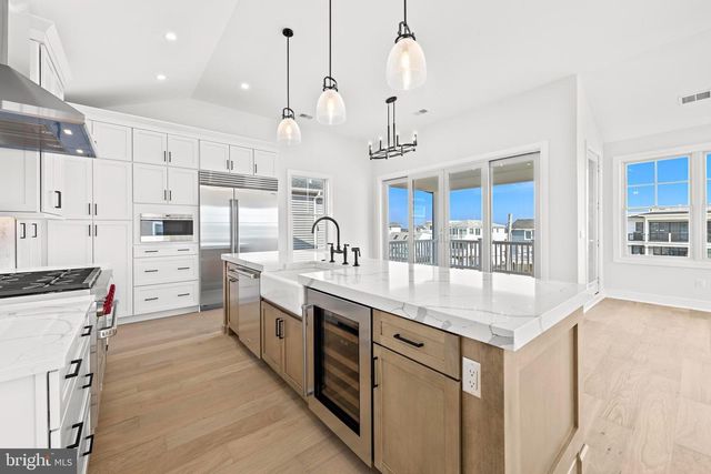 352 N 5TH ST, Surf City, NJ 08008