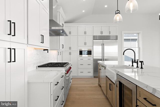 352 N 5TH ST, Surf City, NJ 08008