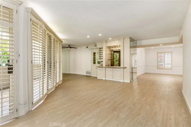 5216 Yarmouth Avenue 105, Encino, CA 91316