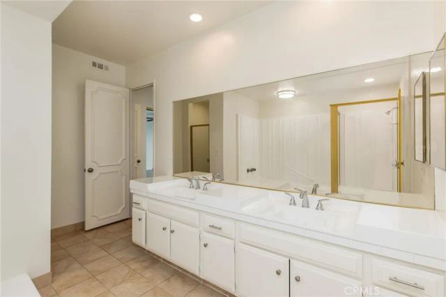 5216 Yarmouth Avenue 105, Encino, CA 91316