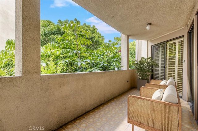 5216 Yarmouth Avenue 105, Encino, CA 91316