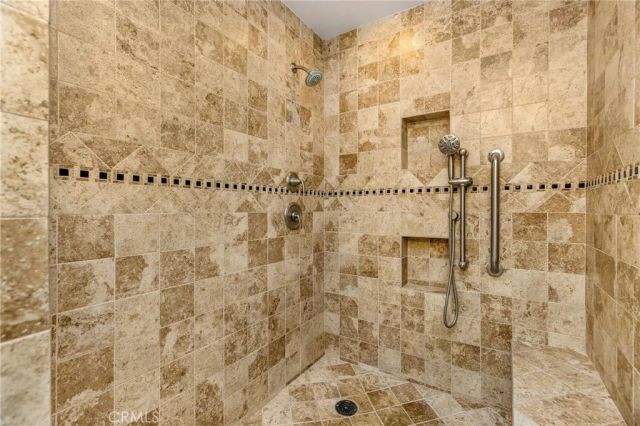 5216 Yarmouth Avenue 105, Encino, CA 91316