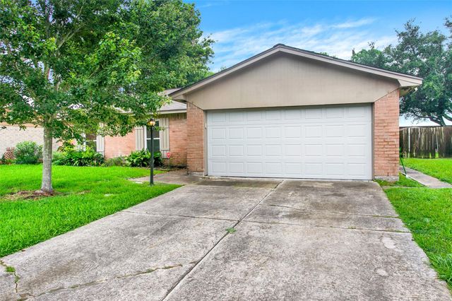 6219 Silver Leaf Drive, League City, TX 77573