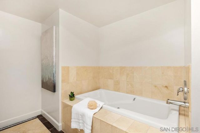 200 Harbor Dr 302, San Diego, CA 92101