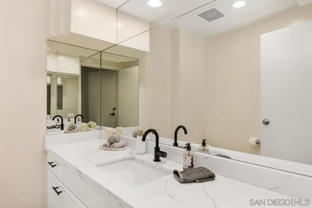 200 Harbor Dr 302, San Diego, CA 92101