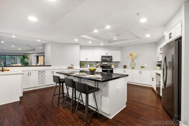 200 Harbor Dr 302, San Diego, CA 92101