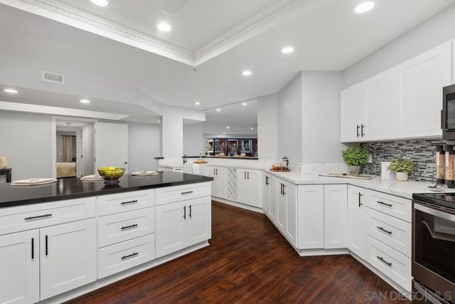 200 Harbor Dr 302, San Diego, CA 92101