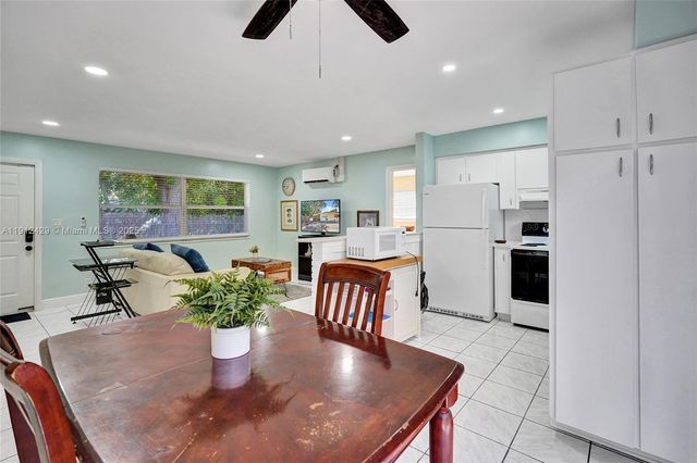 720 SE 15th St 2R, Fort Lauderdale, FL 33316