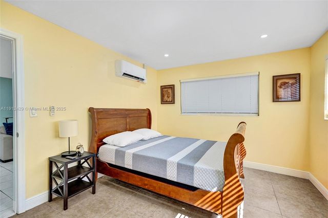 720 SE 15th St 2R, Fort Lauderdale, FL 33316