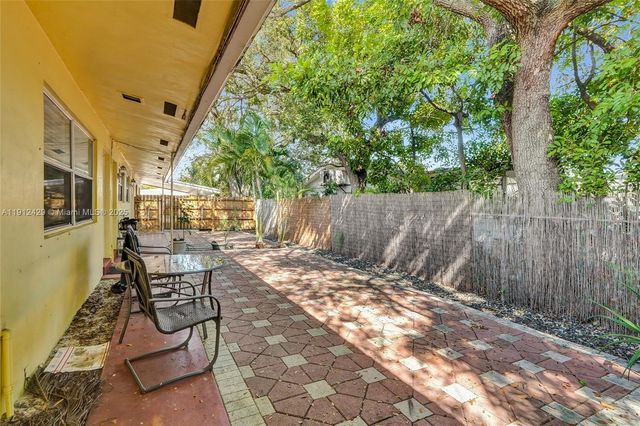 720 SE 15th St 2R, Fort Lauderdale, FL 33316