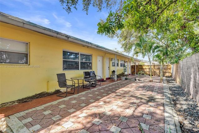 720 SE 15th St 2R, Fort Lauderdale, FL 33316