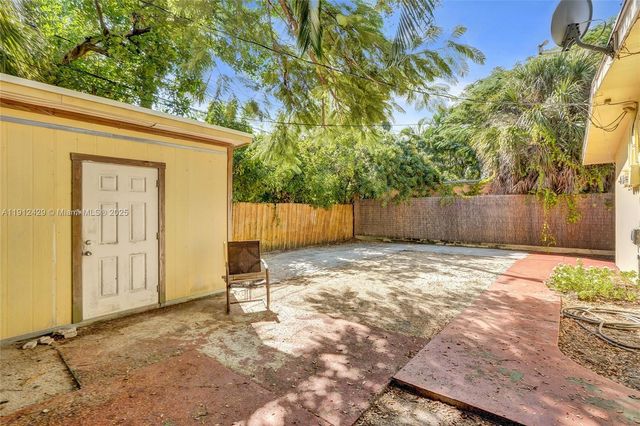 720 SE 15th St 2R, Fort Lauderdale, FL 33316