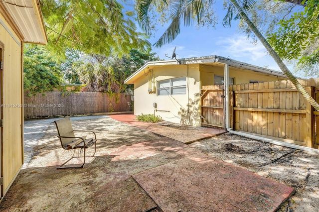 720 SE 15th St 2R, Fort Lauderdale, FL 33316