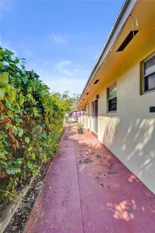 720 SE 15th St 2R, Fort Lauderdale, FL 33316