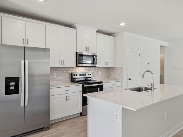 831 SUNSHOWER DRIVE, Lady Lake, FL 32159