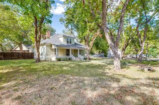 810 S College Street, Waxahachie, TX 75165