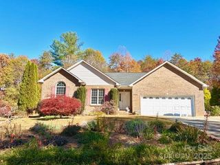 3724 26th Street Drive NE, Hickory, NC 28601