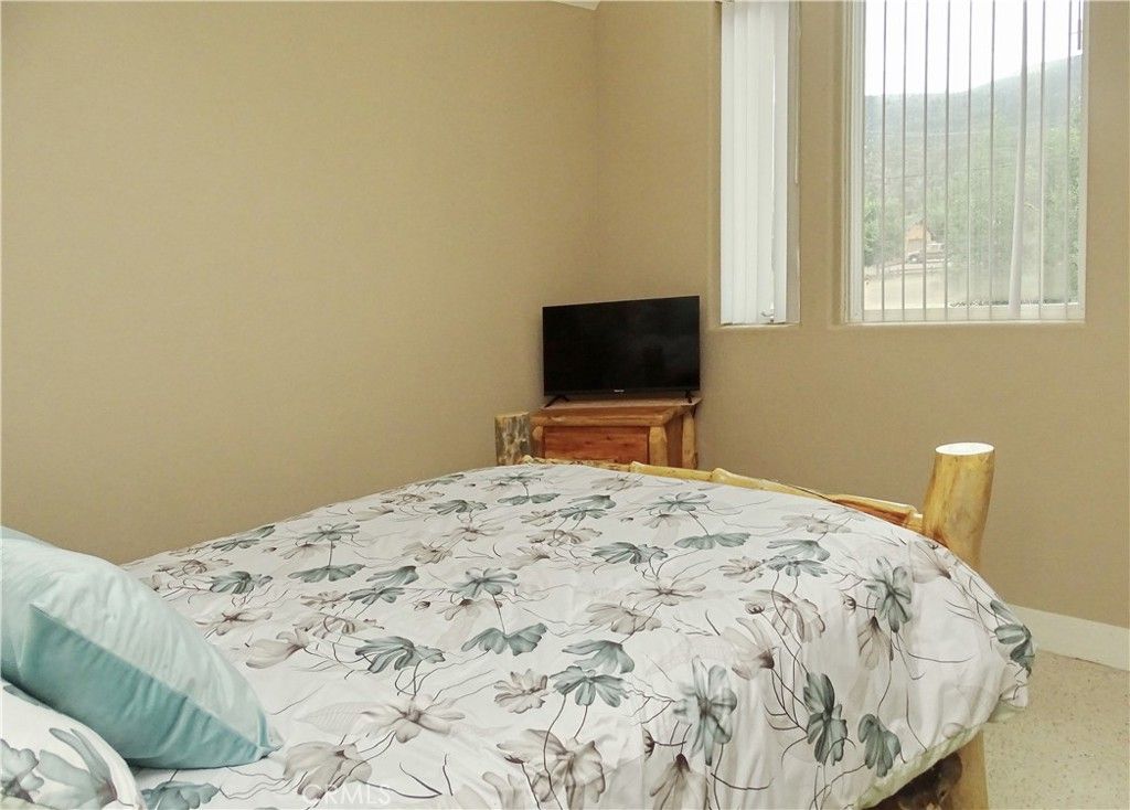 Image 27 of property listing at 2097 Fox, Big Bear City, CA 92314