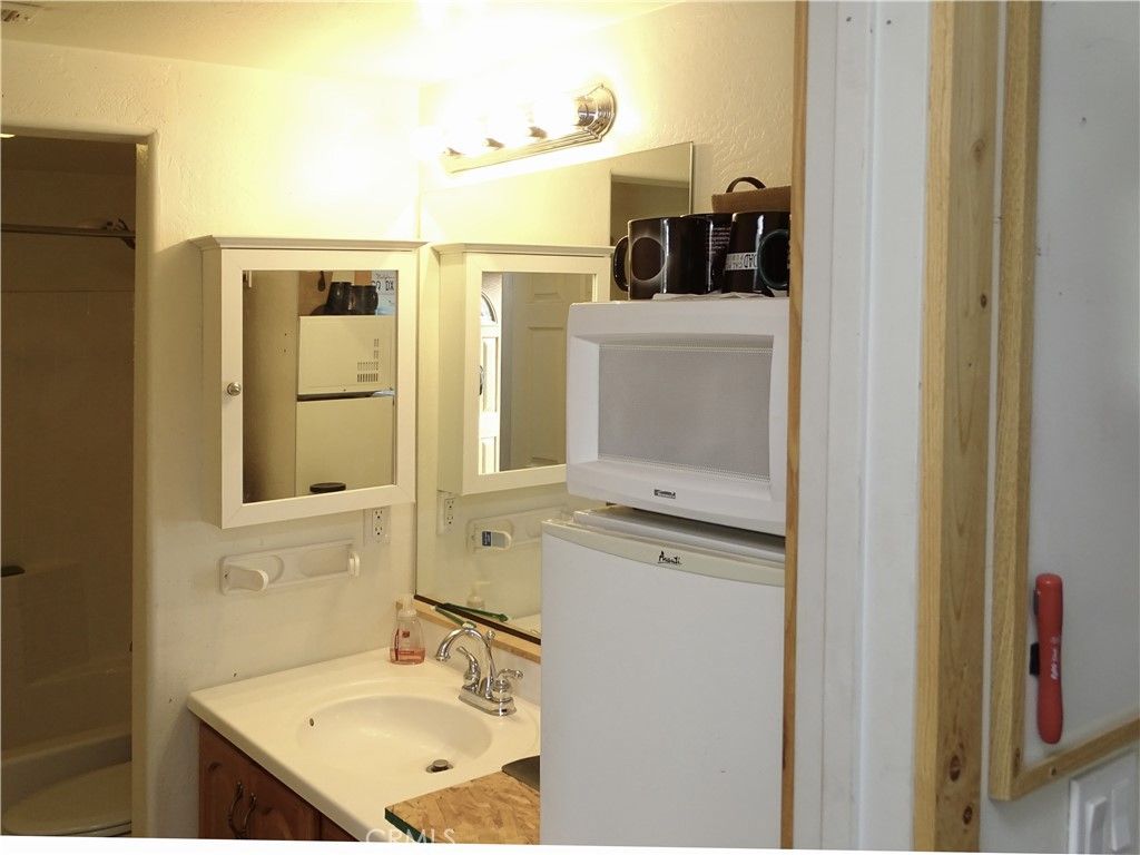 Image 32 of property listing at 2097 Fox, Big Bear City, CA 92314