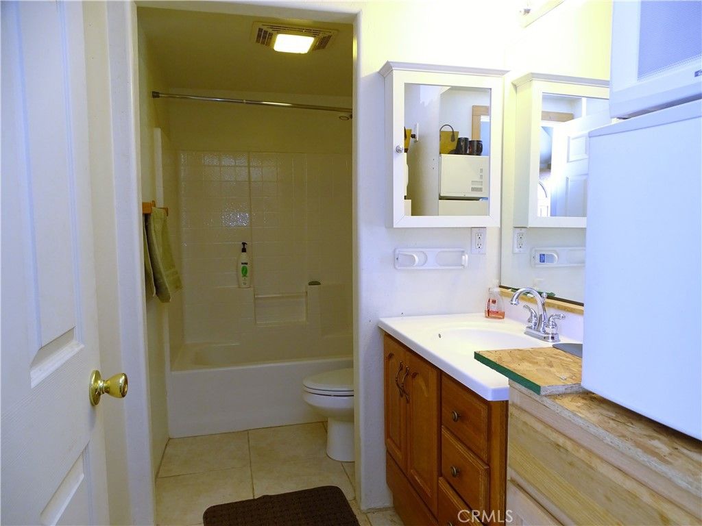 Image 33 of property listing at 2097 Fox, Big Bear City, CA 92314