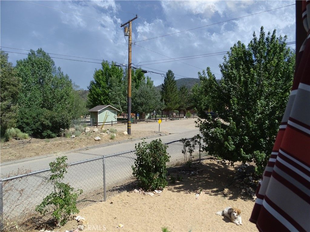 Image 36 of property listing at 2097 Fox, Big Bear City, CA 92314
