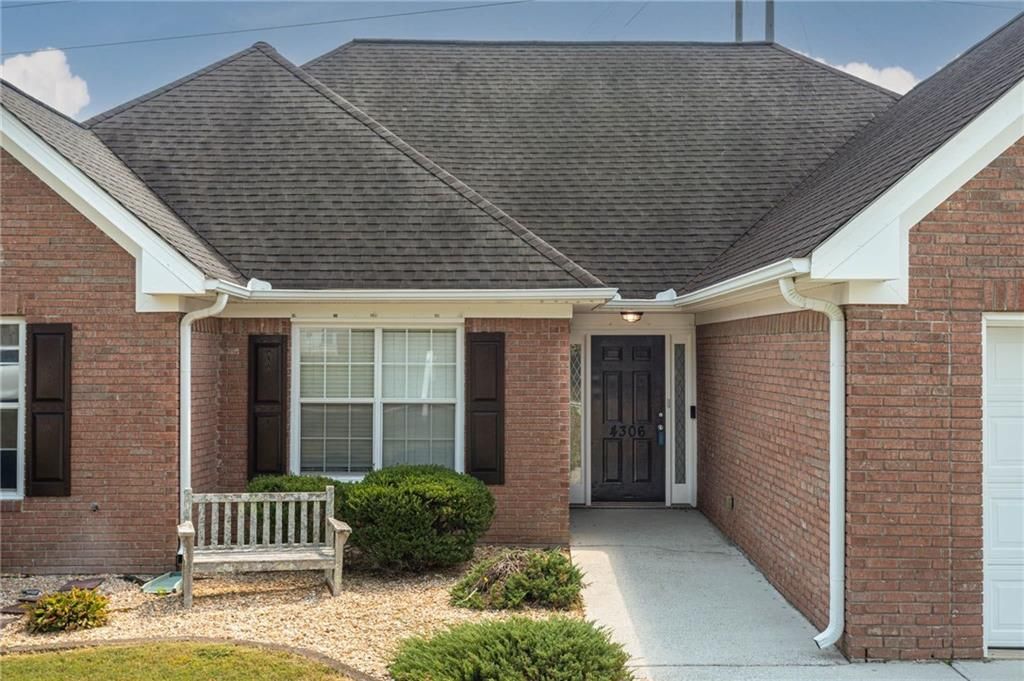 4306 Foxberry Run, Loganville, GA 30052