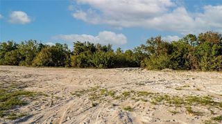 917 NE 11th TER, Cape Coral, FL 33909