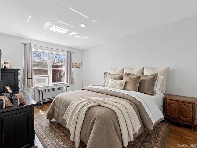 23 Edwards Street 2A, Roslyn Heights, NY 11577