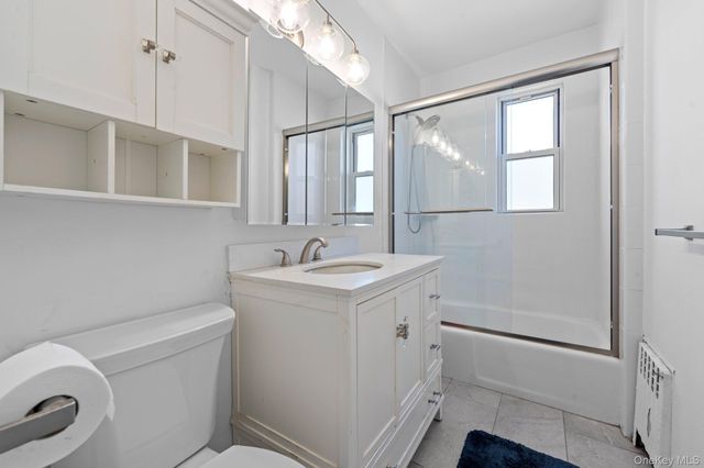 23 Edwards Street 2A, Roslyn Heights, NY 11577