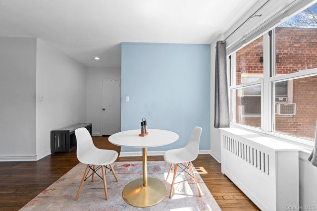 23 Edwards Street 2A, Roslyn Heights, NY 11577