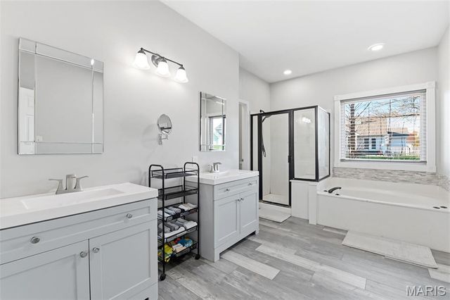 15552 Debridge Way, St Louis, MO 63034