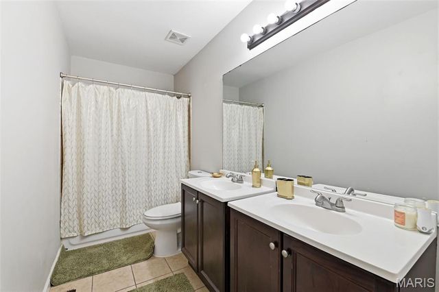 15552 Debridge Way, St Louis, MO 63034